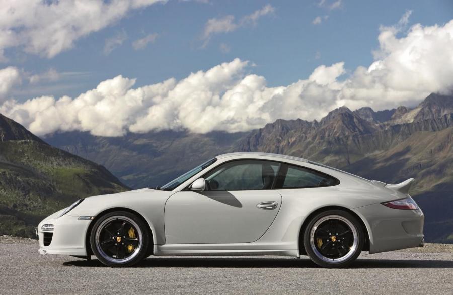  Porsche 911 Sport Classic 2010 года  (фото 8 из 9)